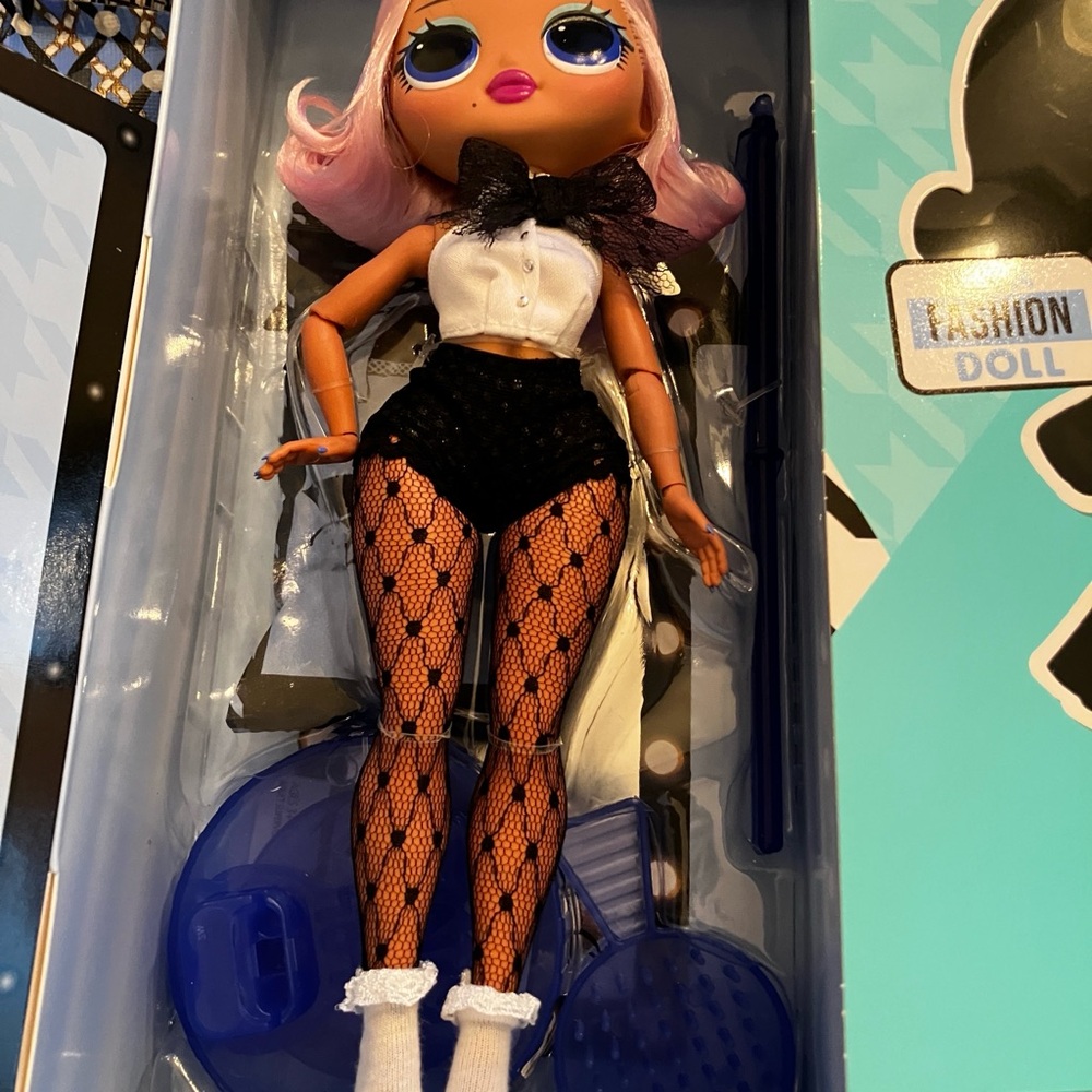 LOL Uptown girl Fashion Doll new in box with Pink Hair and Black Outfit